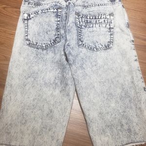 Boys (Teen) Stonewashed denim shorts